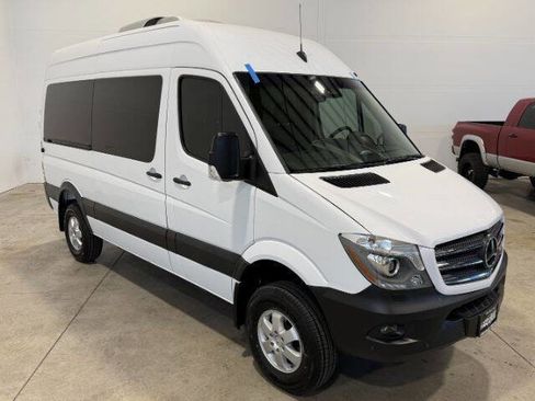 Used 2017 Mercedes-Benz Sprinter 2500 image 5