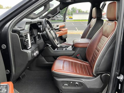 Used 2024 GMC Sierra 2500 Denali Ultimate image 2