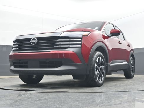 Certified 2025 Nissan Kicks SV image 24