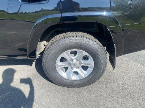 Used 2022 Toyota 4Runner SR5 RWD image 29