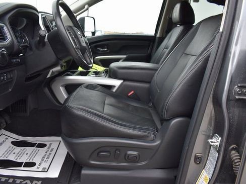 Used 2021 Nissan Titan SV w/ SV Convenience Package image 16