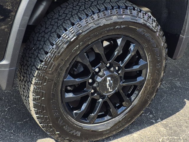 Used 2025 Chevrolet Silverado 2500 High Country w/ High Country Premium Package AWD/4WD image 7