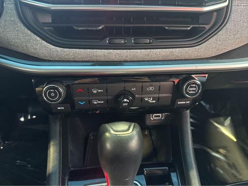 Used 2022 Jeep Compass Latitude AWD/4WD image 29
