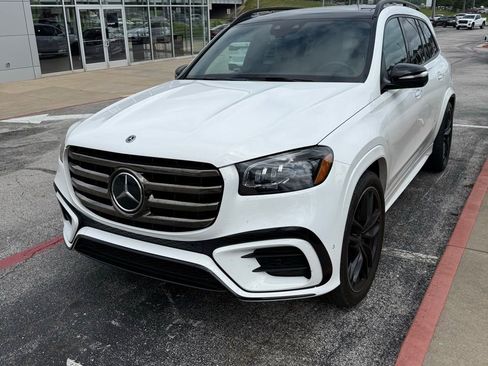 Used 2025 Mercedes-Benz GLS 450 4MATIC image 1