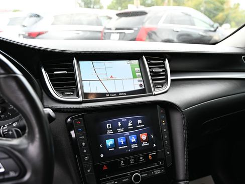 Used 2019 INFINITI QX50 Luxe w/ Navigation Package image 17