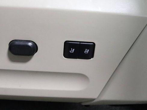 Used 2013 Ford Expedition Limited image 22