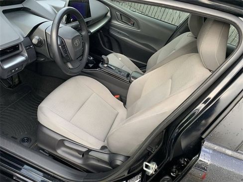 Used 2024 Toyota Prius LE image 18