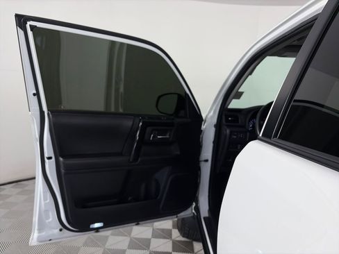 Used 2019 Toyota 4Runner TRD Off-Road Premium image 10