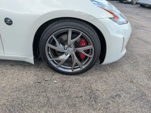 Used 2016 Nissan 370Z Touring Sport RWD image 12