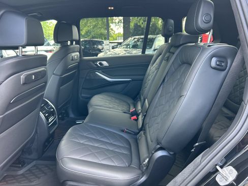 Used 2024 BMW X7 xDrive40i w/ M Sport Package AWD/4WD image 23