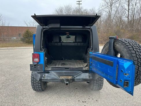 Used 2015 Jeep Wrangler Unlimited Sport w/ Power Convenience Group image 21