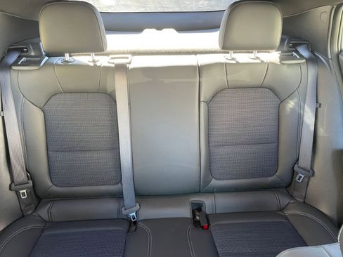 Used 2025 Buick Envista Preferred image 36