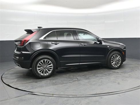 Used 2024 Cadillac XT4 Premium Luxury image 3