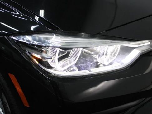 Used 2018 BMW 320i Sedan RWD image 25