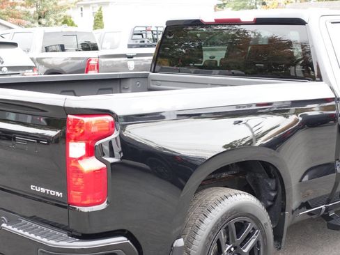 Used 2023 Chevrolet Silverado 1500 Custom image 11