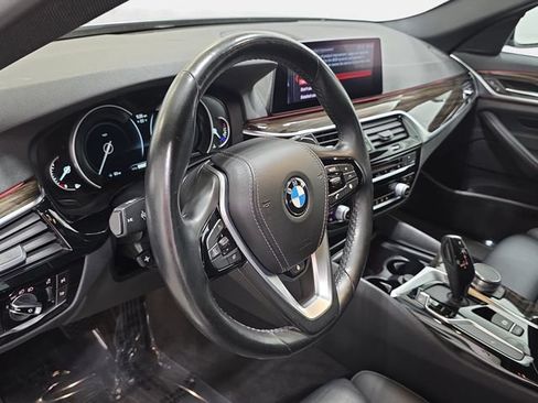 Used 2019 BMW 530i xDrive w/ Convenience Package AWD/4WD image 14