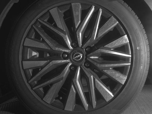 Used 2025 Nissan Altima 2.5 SV image 14