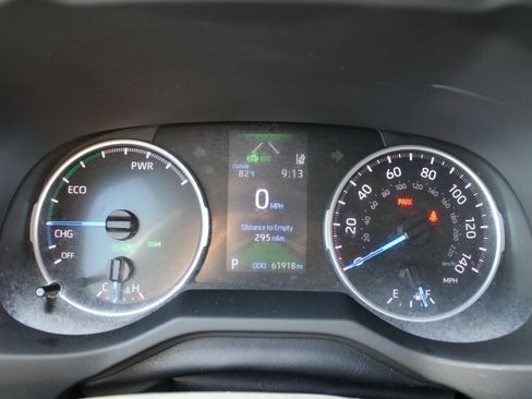 Used 2021 Toyota RAV4 XLE AWD/4WD image 22