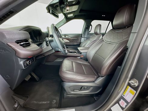 Used 2025 Ford Explorer Platinum w/ LUX Leather Package image 13