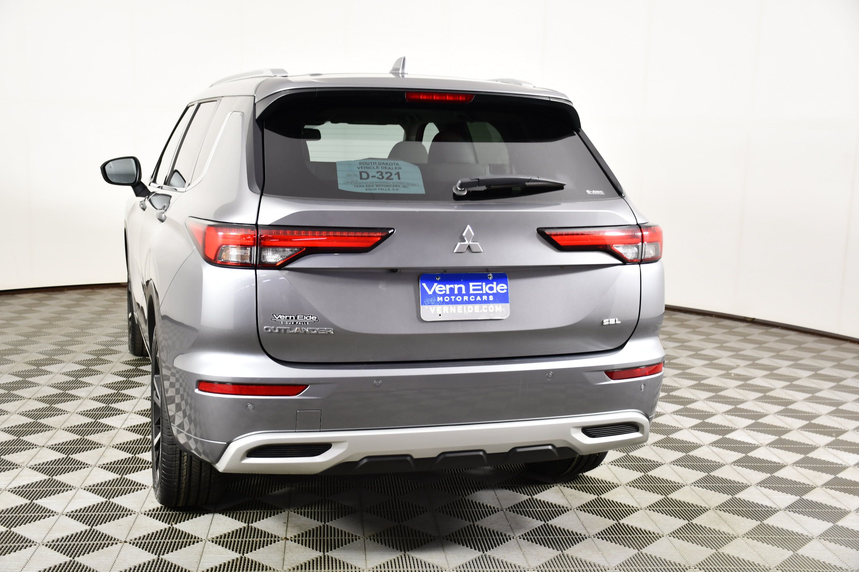 Used 2024 Mitsubishi Outlander SEL AWD/4WD image 7