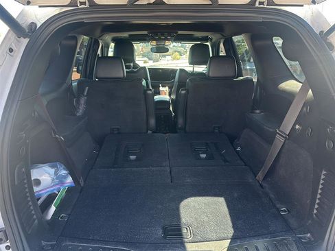 Used 2022 Dodge Durango R/T w/ Tow 'N Go Package AWD/4WD image 12