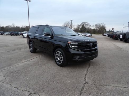 Used 2025 Ford Expedition Max Active image 3