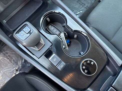 Used 2024 Nissan Rogue S image 35