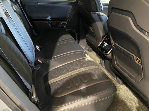 Used 2022 Rivian R1T Adventure image 7