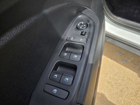 New 2026 Hyundai Venue SE FWD image 18