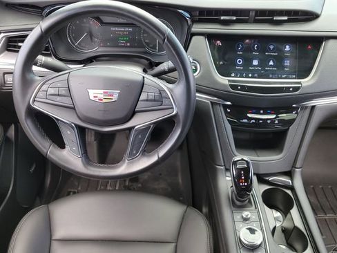 Used 2022 Cadillac XT5 Luxury AWD/4WD image 9