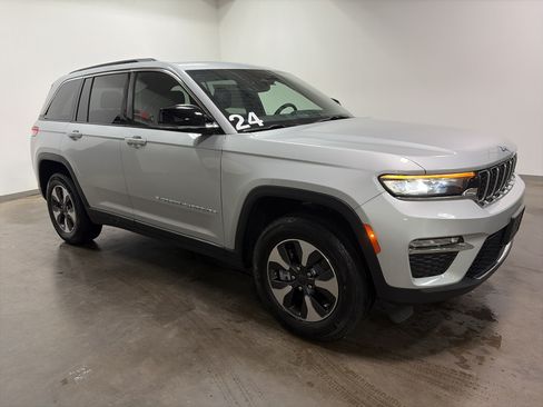 Used 2024 Jeep Grand Cherokee Limited 4xe AWD/4WD image 2