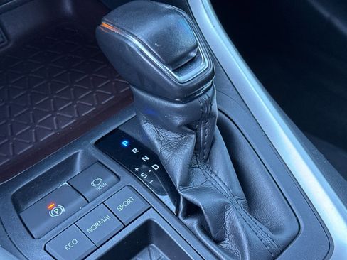 Used 2019 Toyota RAV4 Limited w/ Carpet Mat Package image 19