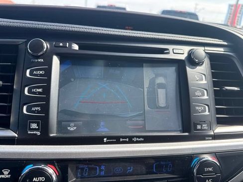 Used 2017 Toyota Highlander Limited Platinum w/ Carpet Mat Package AWD/4WD image 31