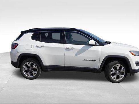 Used 2019 Jeep Compass Limited AWD/4WD image 2