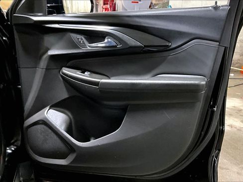 Used 2021 Chevrolet TrailBlazer RS w/ Sun and Liftgate Package image 23