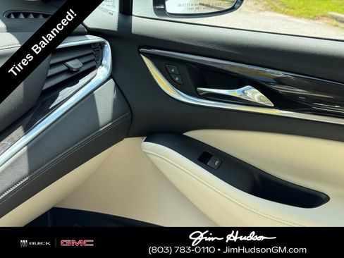 Used 2023 Buick Enclave Essence image 37