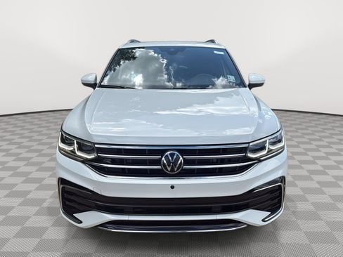Used 2024 Volkswagen Tiguan SEL R-Line w/ MDO Package, Two-Row image 8