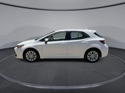 Certified 2025 Toyota Corolla SE FWD image 5