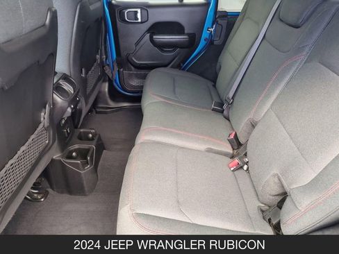 Used 2024 Jeep Wrangler Unlimited Rubicon AWD/4WD image 15