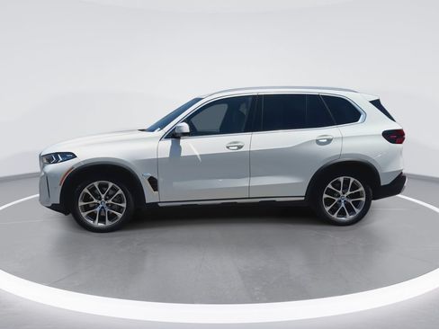 Used 2024 BMW X5 xDrive40i w/ Premium Package AWD/4WD image 5