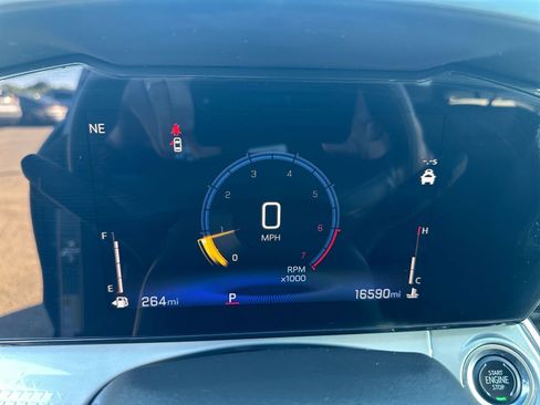 Used 2025 Chevrolet Trax LT image 40