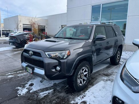 Used 2017 Toyota 4Runner TRD Off-Road Premium AWD/4WD image 2