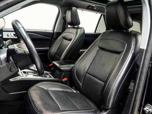 Used 2022 Ford Explorer Limited w/ Equipment Group 301A image 37