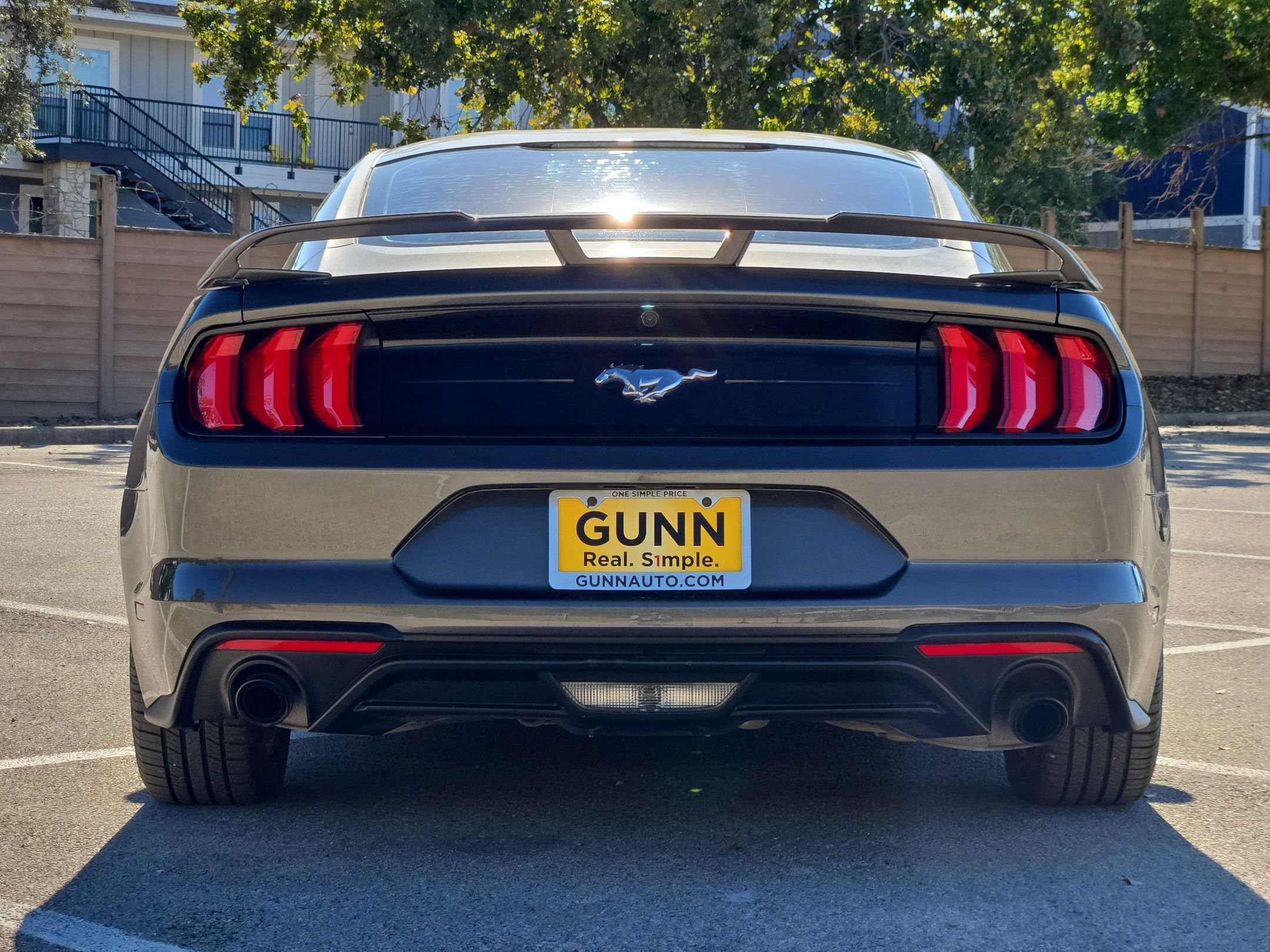 Used 2018 Ford Mustang Coupe RWD image 4