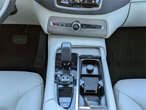 Certified 2024 Volvo XC90 B6 Core w/ Protection Package Premier image 20