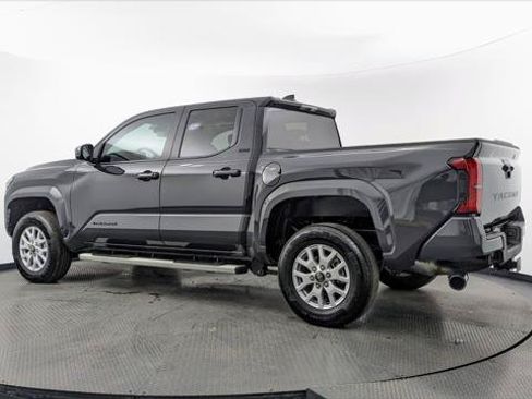 Used 2025 Toyota Tacoma SR5 RWD image 6