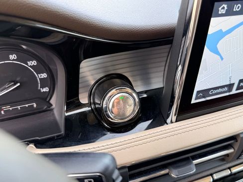 Used 2021 Lincoln Corsair FWD w/ Premium Package image 6