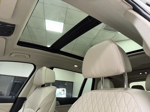 Used 2020 BMW X7 xDrive40i w/ Executive Package AWD/4WD image 12