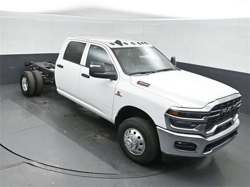 New 2026 RAM 3500 Tradesman w/ Chrome Appearance Group image 28