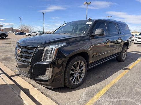 Used 2020 Cadillac Escalade ESV Premium Luxury w/ Escalade Sport Edition image 2
